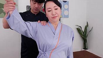 A Giant Joy bags Chiropractic Polyclinic That Makes Aunts Go Super-naughty With Her Delightful Funbag Rubdown Yuko Ashikawa